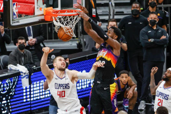 籃球比賽中常見(jiàn)的戰(zhàn)術(shù)有哪些？